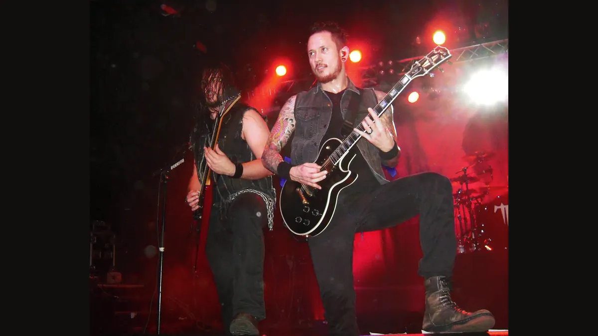 Archivbild: Matt Heafy und Corey Beaulieu von Trivium bei einem Konzert in Hamburg, 2012
