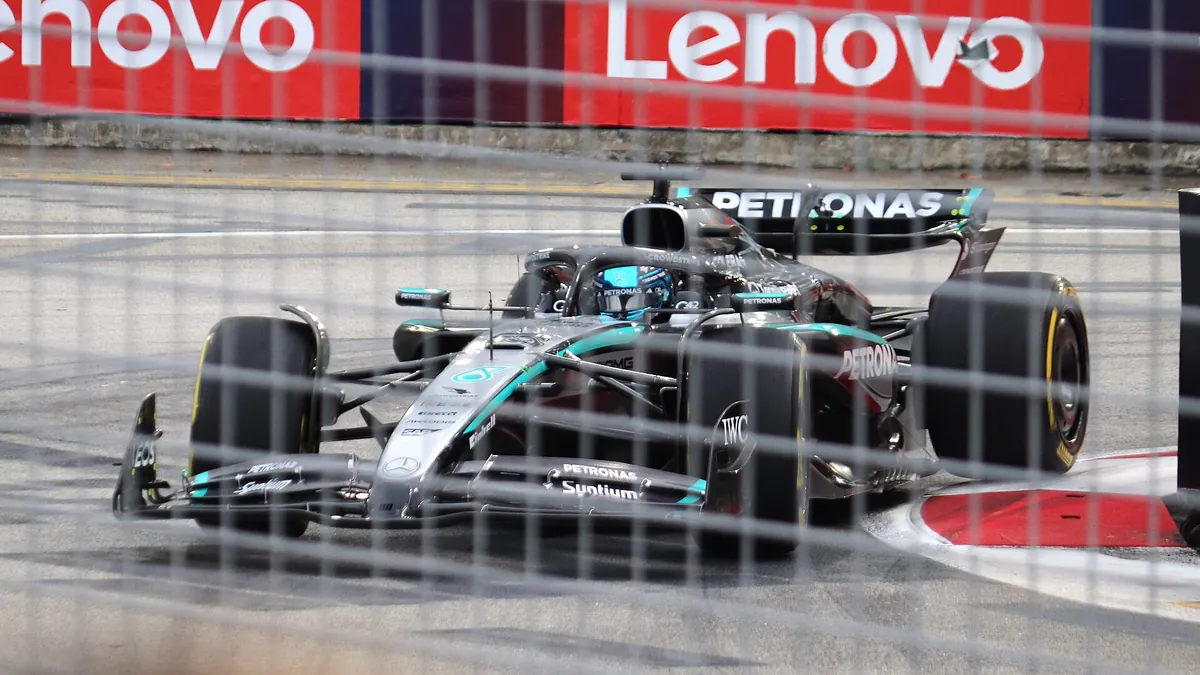 Джордж Ръсел с Mercedes на Гран при на Сингапур 2025 (архивна снимка)