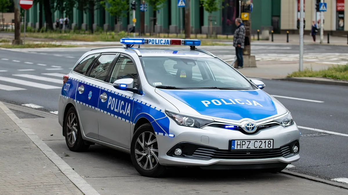 Символна снимка: полицейски автомобил във Варшава