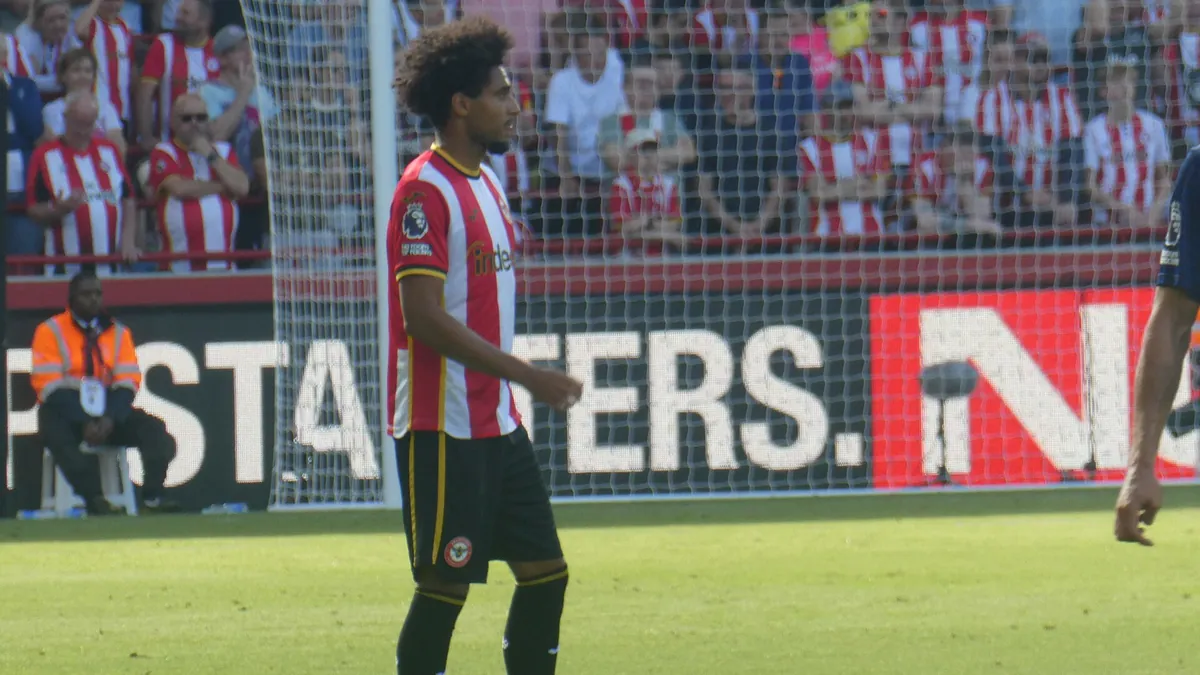 Kevin Schade im Trikot des FC Brentford, aufgenommen im September 2026 (Archivbild)