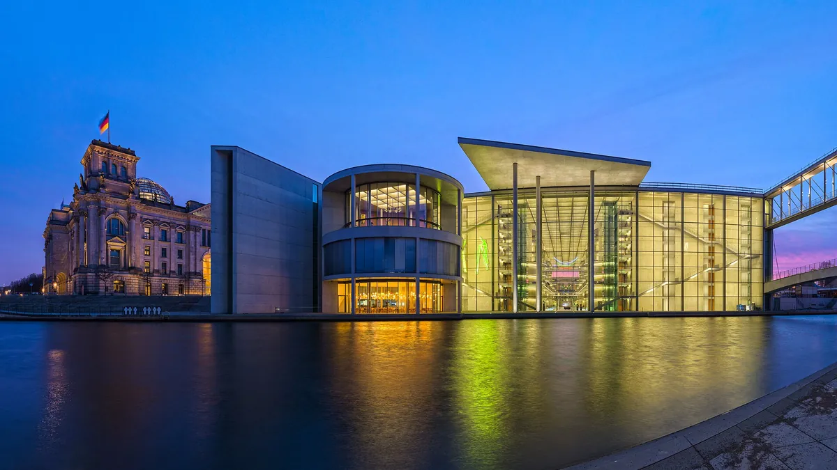 Archive photo: Paul-Löbe-Haus and the Reichstag building in Berlin at dusk