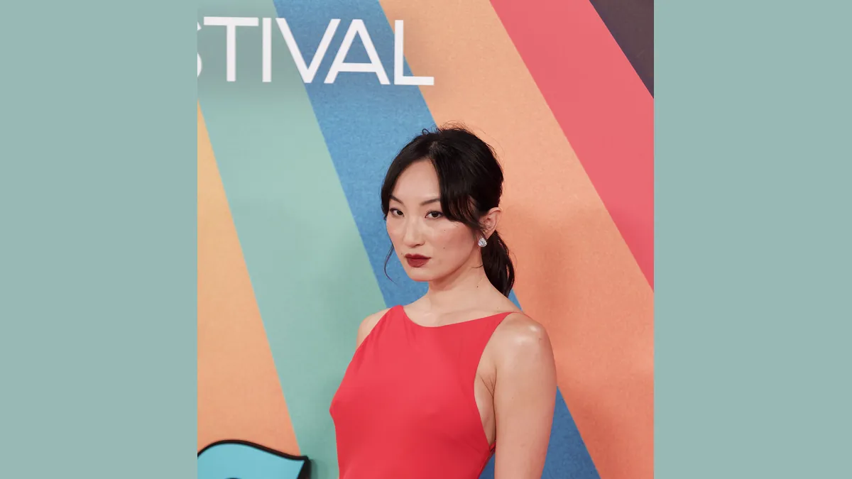 Poppy Liu auf dem roten Teppich des London Film Festival 2026