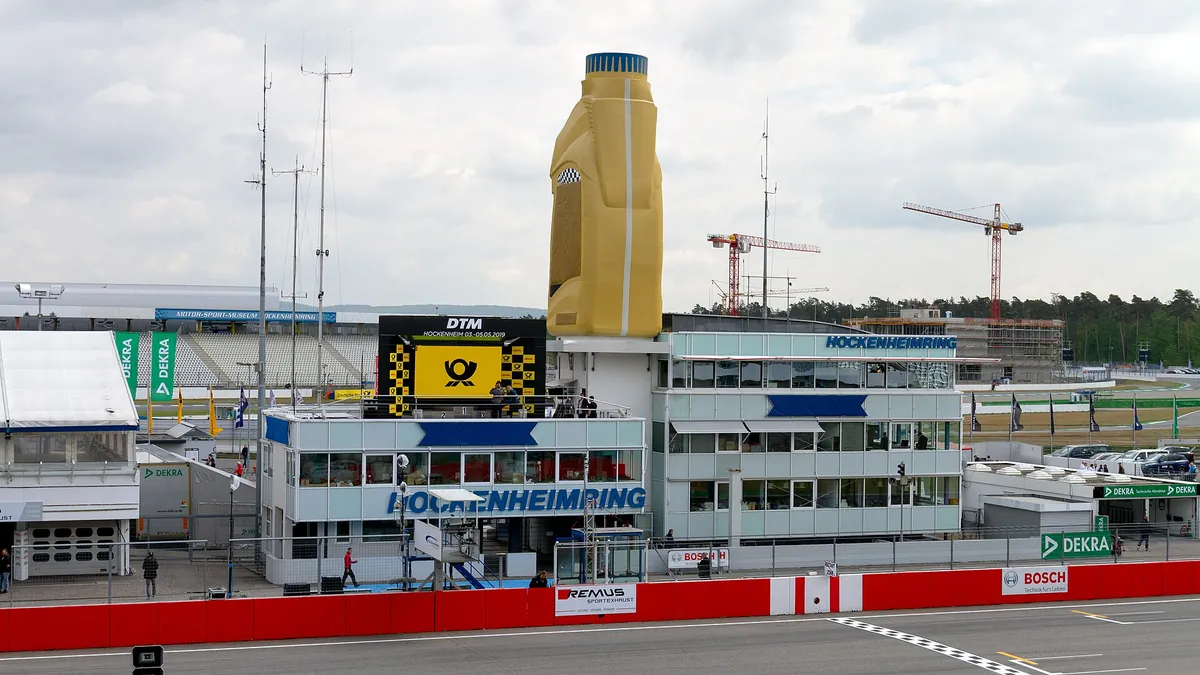 Зоната старт-финал на Хокенхаймринг по време на DTM през 2019 г. (архивна снимка)
