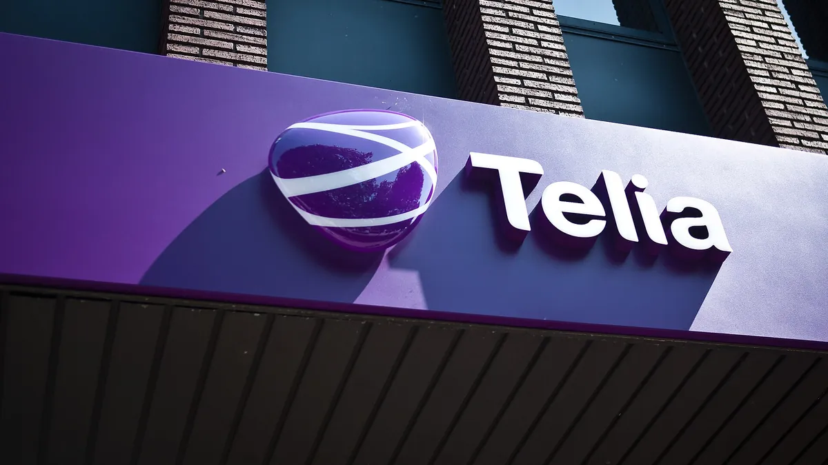 Символна снимка: Логото на Telia на сграда