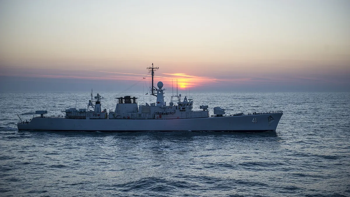 Символна снимка: фрегатата „Драки“ на българските ВМС в Черно море (2014)