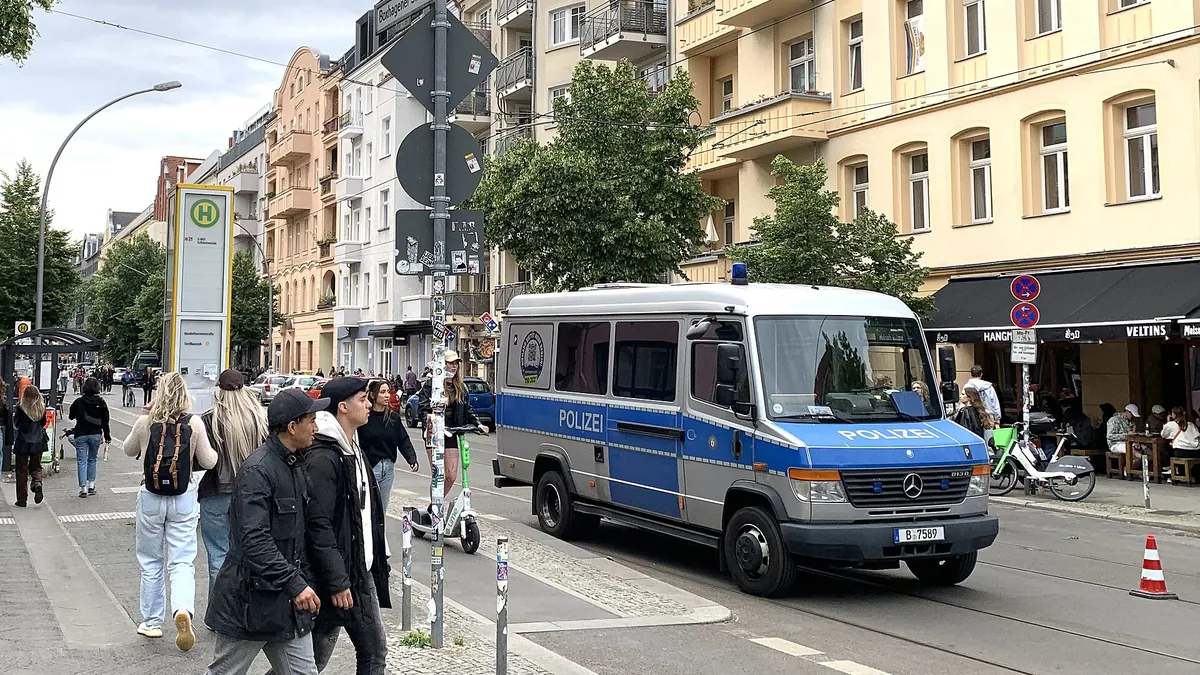 Symbolbild: Streifenwagen der Berliner Polizei