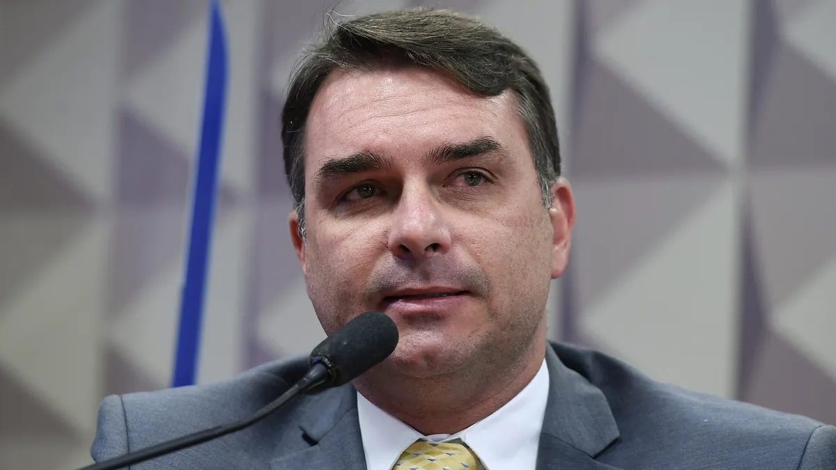 Archivbild: Der brasilianische Senator Flávio Bolsonaro spricht im Senat