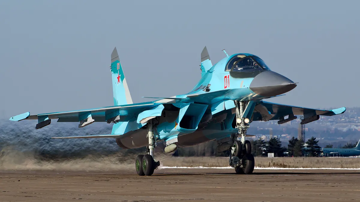 Символна снимка: изтребител-бомбардировач Су-34 на руските ВВС при излитане