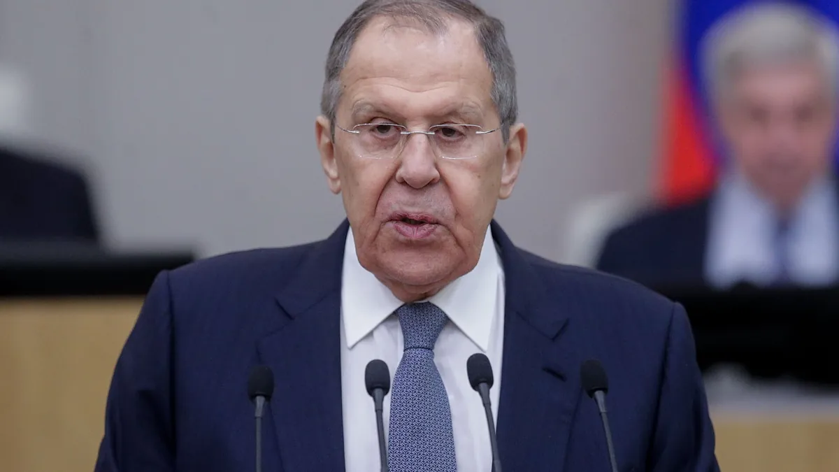 Архивна снимка (2025): руският външен министър Сергей Лавров говори в Държавната дума