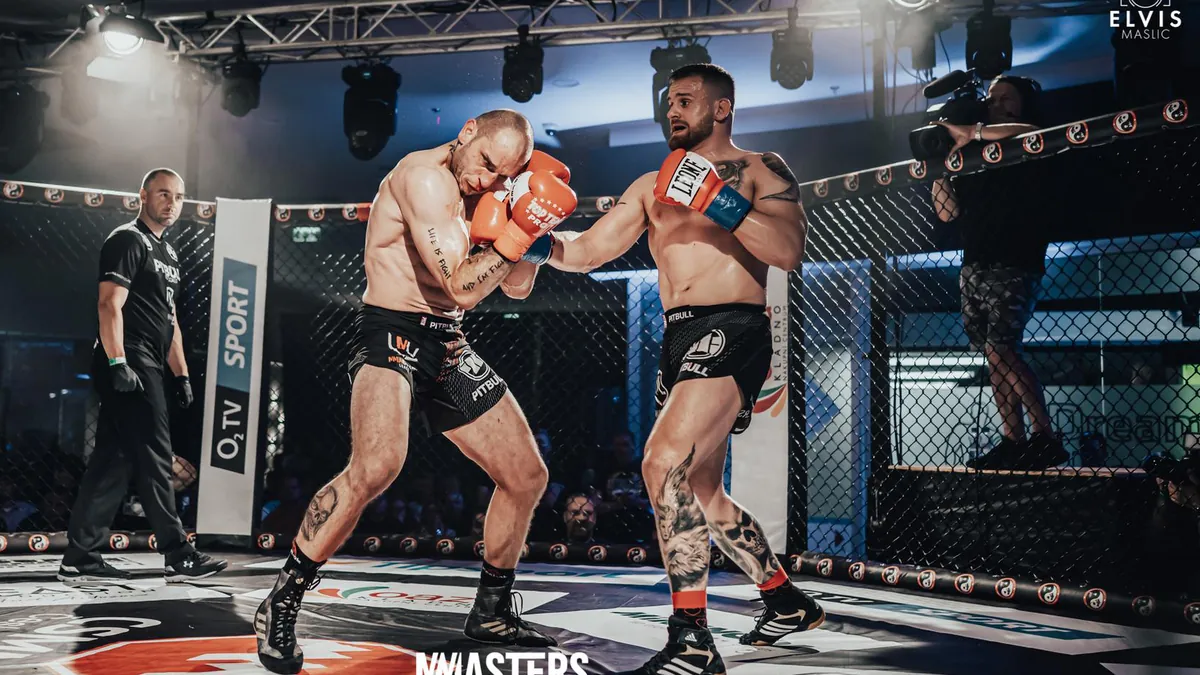 Патрик Кинцл в двубой срещу Валента на MMAsters League 1 (архивна снимка)