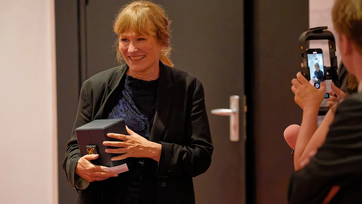 Archivbild: Regisseurin Valeska Grisebach bei der Pressekonferenz der Preisträger in Cannes 2026