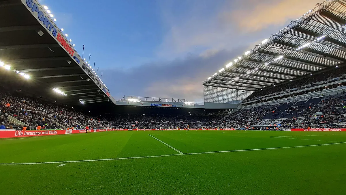 Blick ins Stadion St James' Park in Newcastle (Symbolbild)