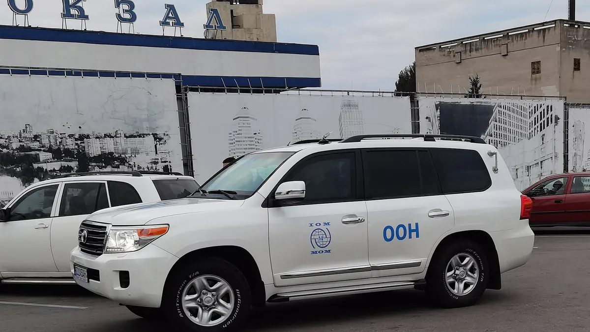 Символна снимка: автомобил на ООН с логото на МОМ в Днипро