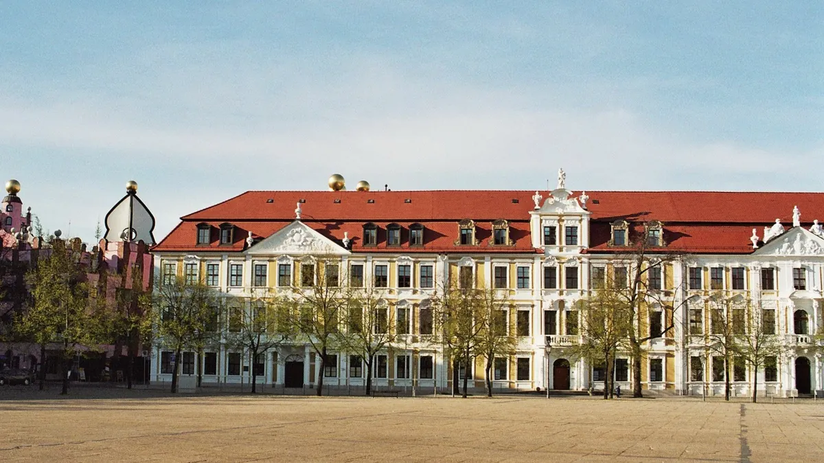 Архивна снимка (2007): Сградата на ландтага на Саксония-Анхалт на площад „Домплац“ в Магдебург