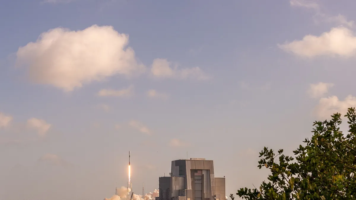 Archivbild (2022): Start einer Falcon 9 in Cape Canaveral
