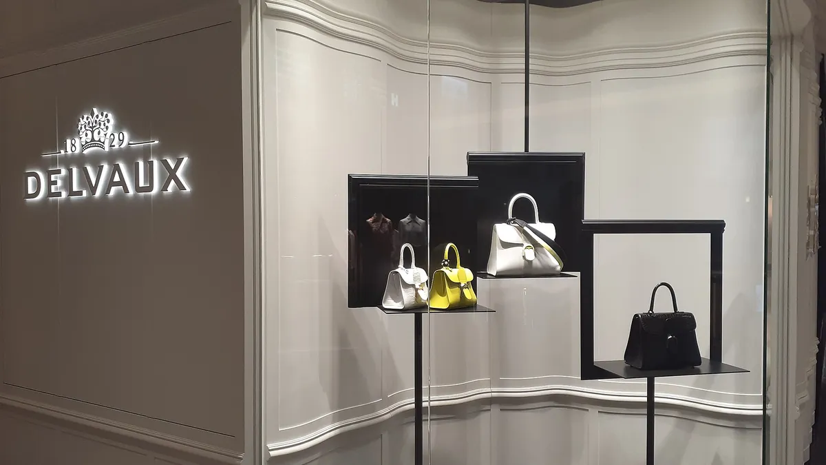 Schaufenster eines Delvaux-Geschäfts in Hongkong (Symbolbild)