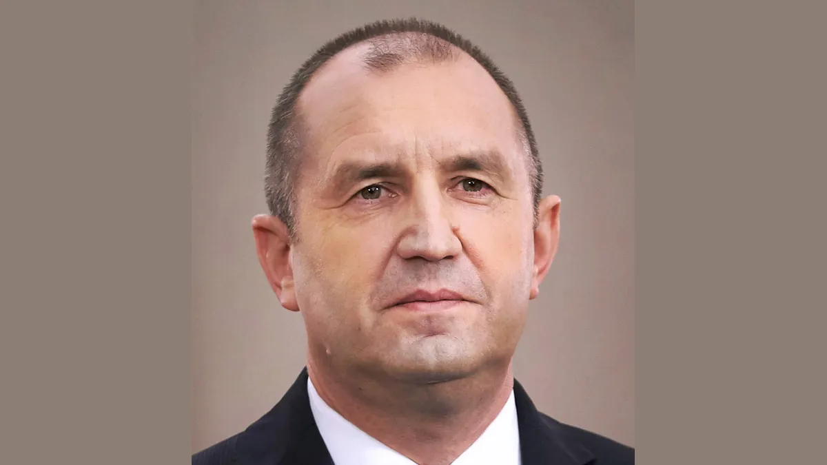 Архивна снимка: Румен Радев, официален портрет