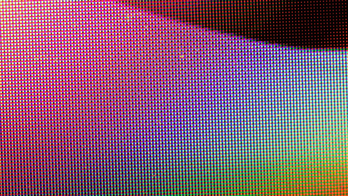 Символна снимка: близък план на пикселите на OLED дисплей на лаптоп