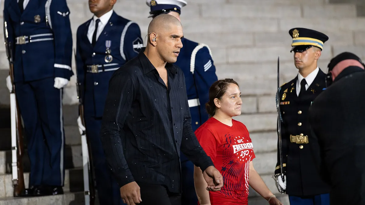 Алекс Перейра на пресконференцията преди UFC Freedom 250 във Вашингтон през юни 2026 г. (архивна снимка)