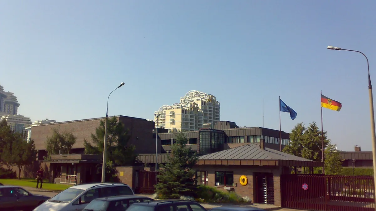 Archivbild: Deutsche Botschaft an der Mosfilmowskaja-Straße in Moskau, 2008