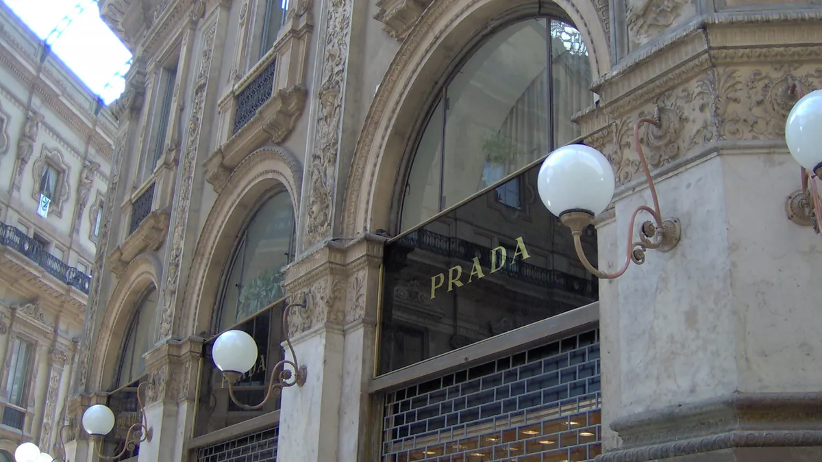 Prada-Boutique in der Galleria Vittorio Emanuele II in Mailand (Archivbild)