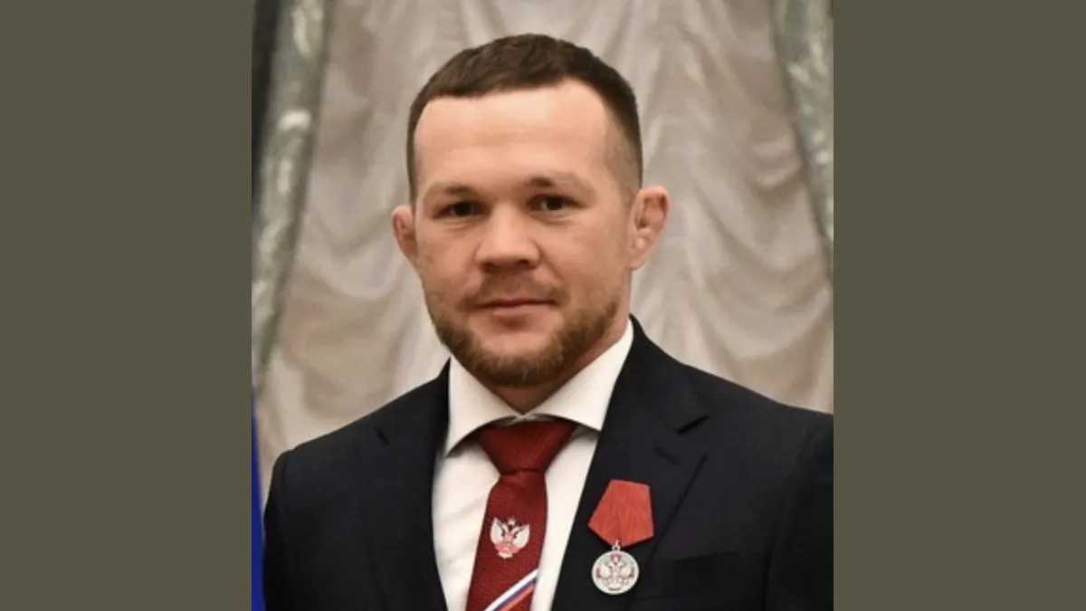 Пьотър Ян на церемония по награждаване в Кремъл през април 2026 г. (архивна снимка)