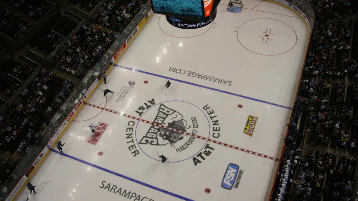 Залата в Сан Антонио с предишното ѝ име AT&T Center, днес Frost Bank Center (архивна снимка)