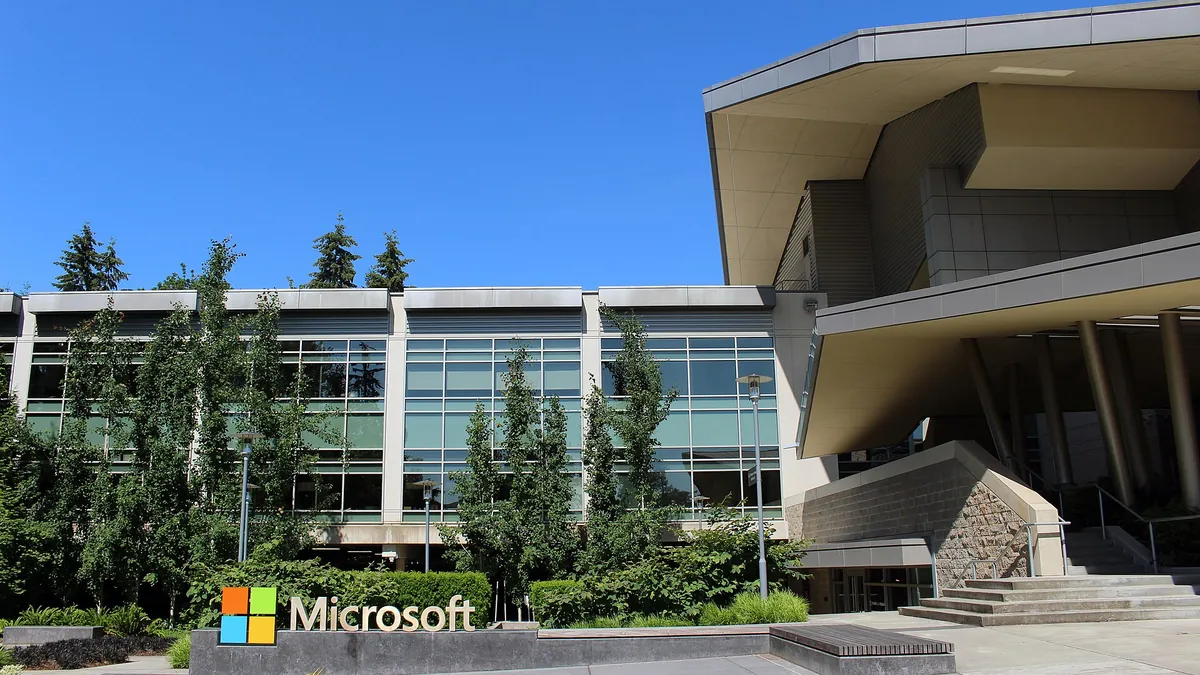 Архивна снимка: сграда 92 в централата на Microsoft в Редмънд, Вашингтон