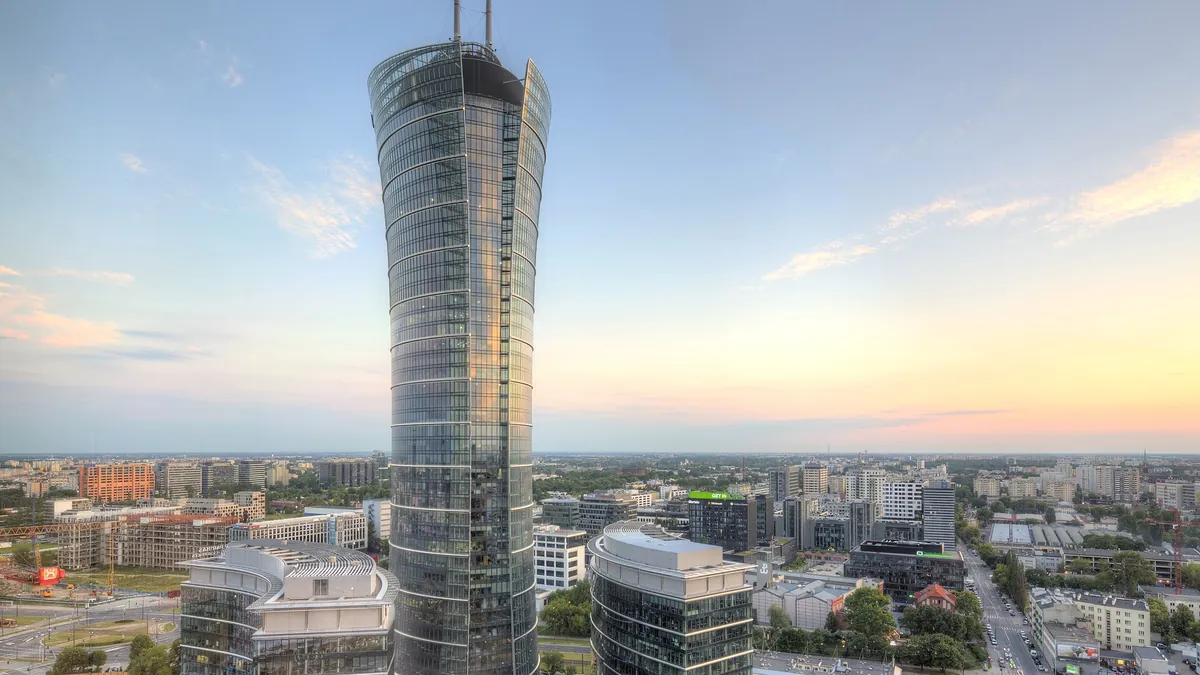 Symbolbild: Hochhaus Warsaw Spire in Warschau, Sitz von Frontex