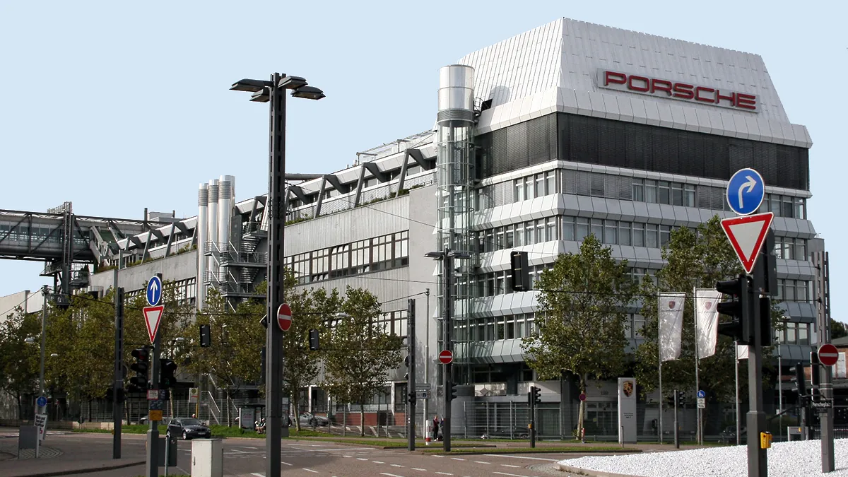 Заводът на Porsche в Щутгарт-Цуфенхаузен (архив)