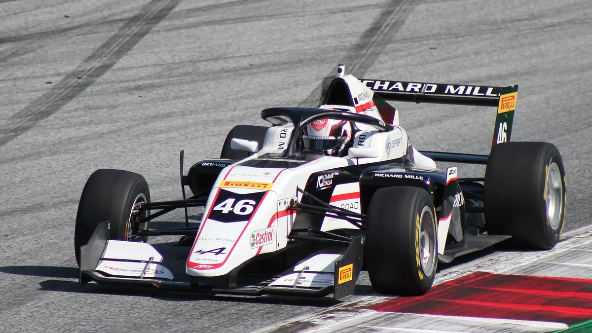 Габриеле Мини през 2021 г. във Formula Regional European Championship в Шпилберг (архивна снимка)