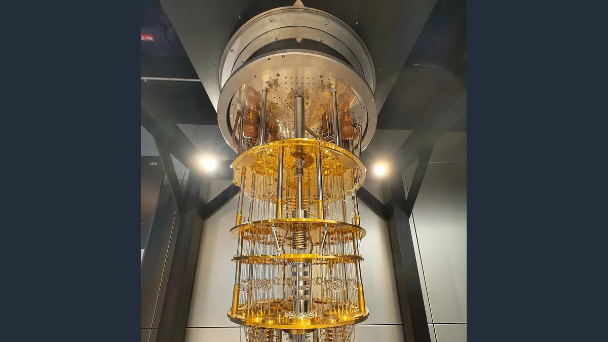 Symbolbild: Quantencomputer IBM Quantum System One im IBM-Forschungszentrum Yorktown Heights