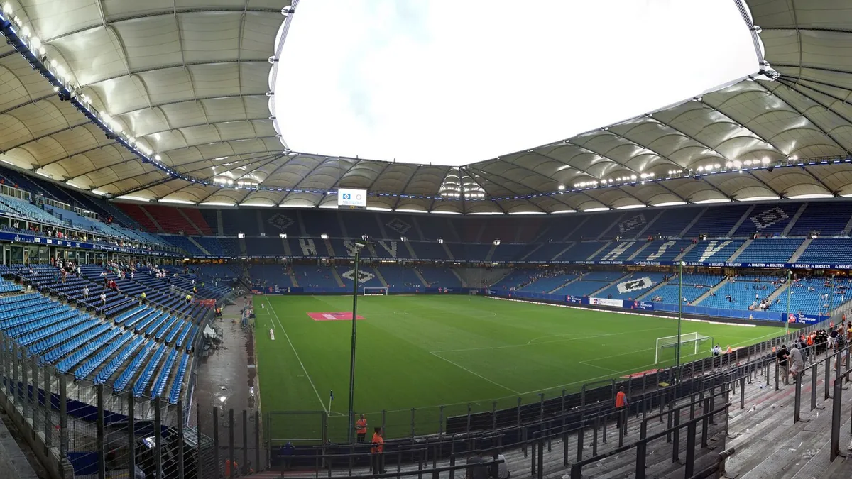 Panorama des Volksparkstadions in Hamburg (Archivbild)