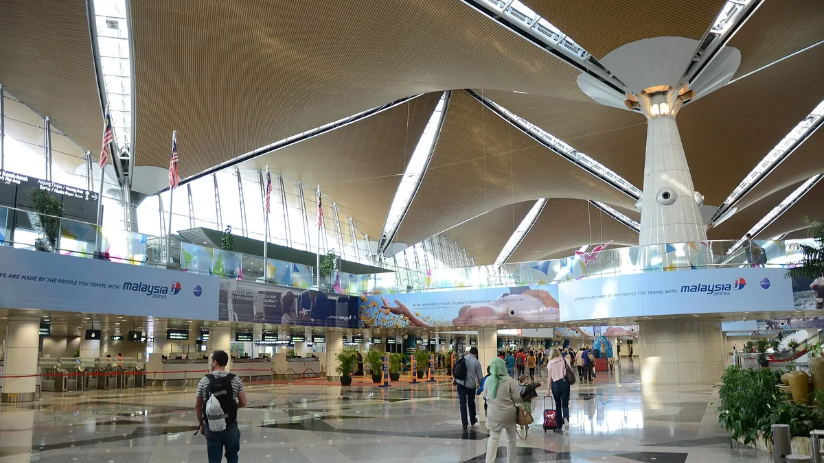 Symbolbild: Terminal des Flughafens Kuala Lumpur International (KLIA)