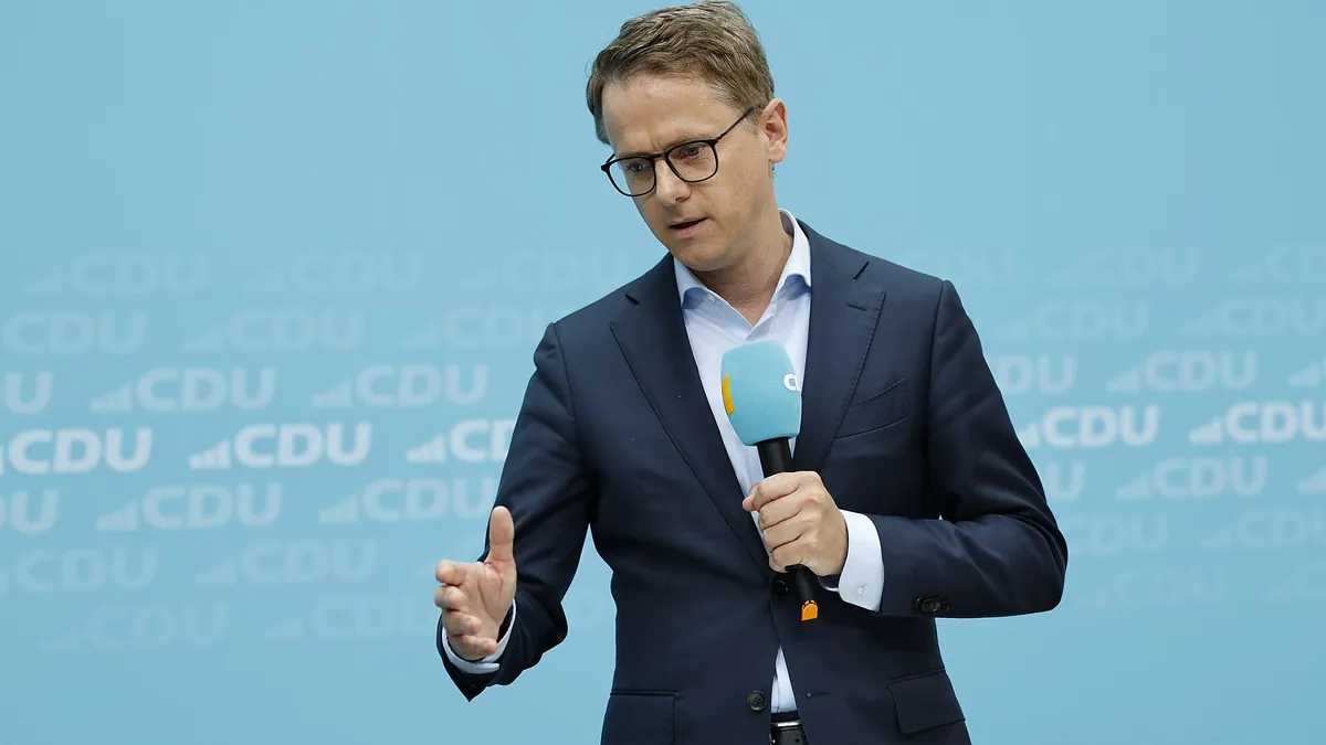 Архивна снимка: Карстен Линеман на пресконференция на ХДС в Берлин, 2023 г.
