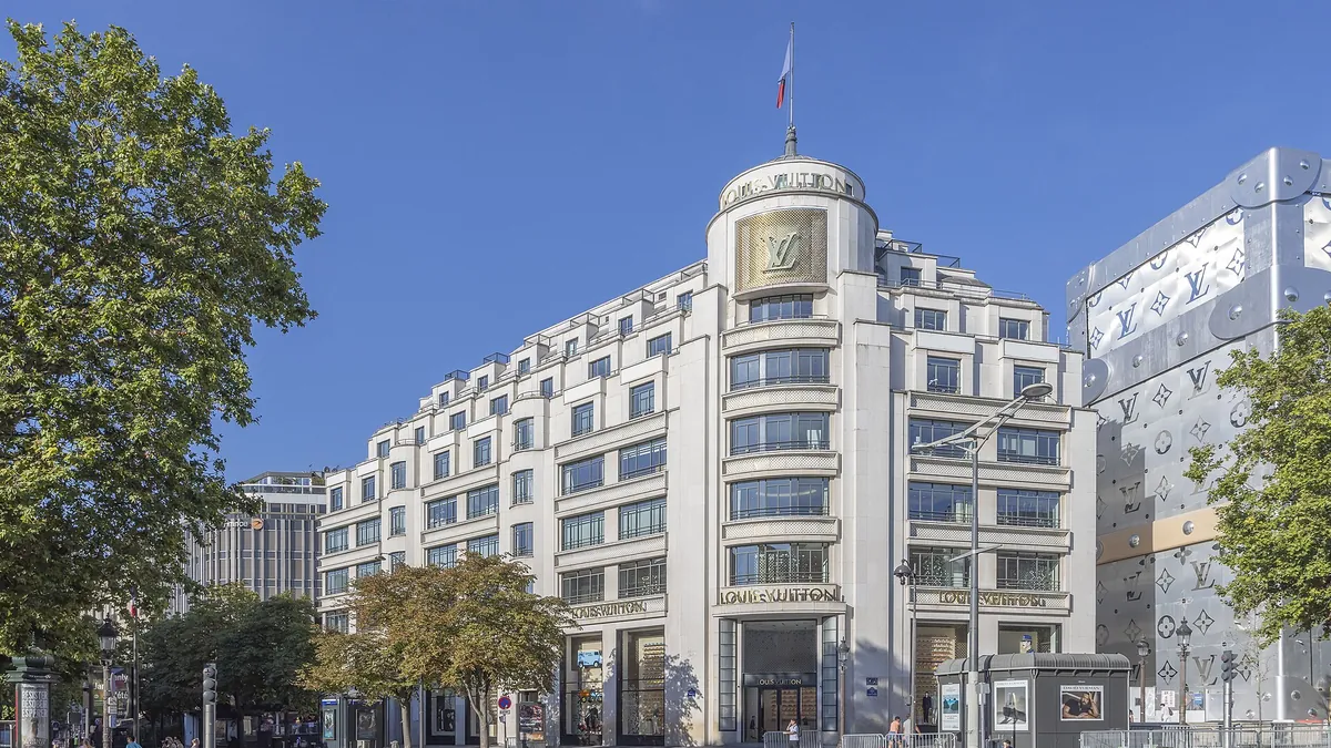 Снимка за илюстрация: Louis Vuitton Maison на Champs-Élysées, Париж