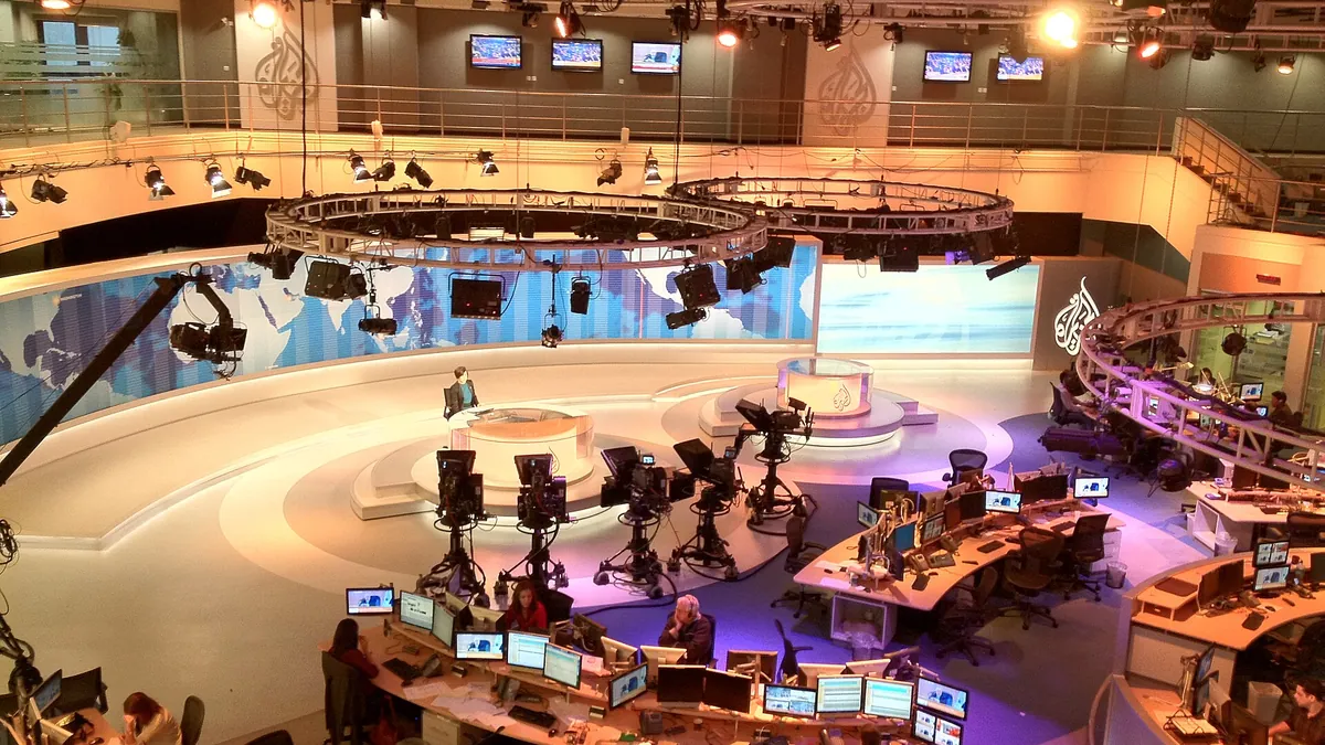 Архивна снимка: новинарското студио на Al Jazeera English в централата в Доха