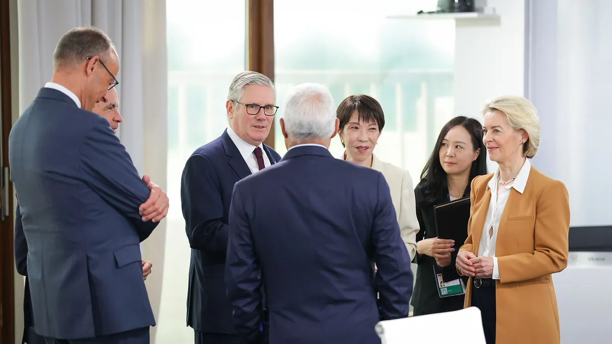 Foto de archivo: Merz, Carney, Starmer, Costa, Takaichi y von der Leyen en la cumbre del G7