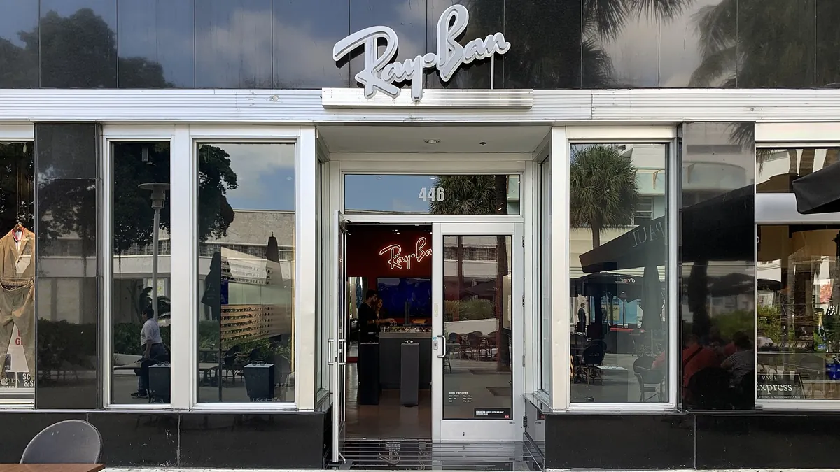 Symbolbild: Ray-Ban-Geschäft in Miami Beach